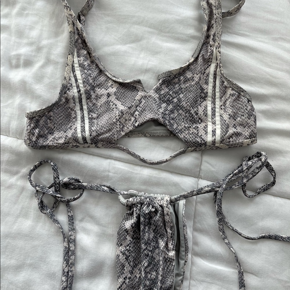 Frankies Bikini - image 3